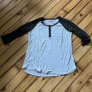 Maurice’s 3/4 sleeve raglan tee Size L olive green & white w gray stripe